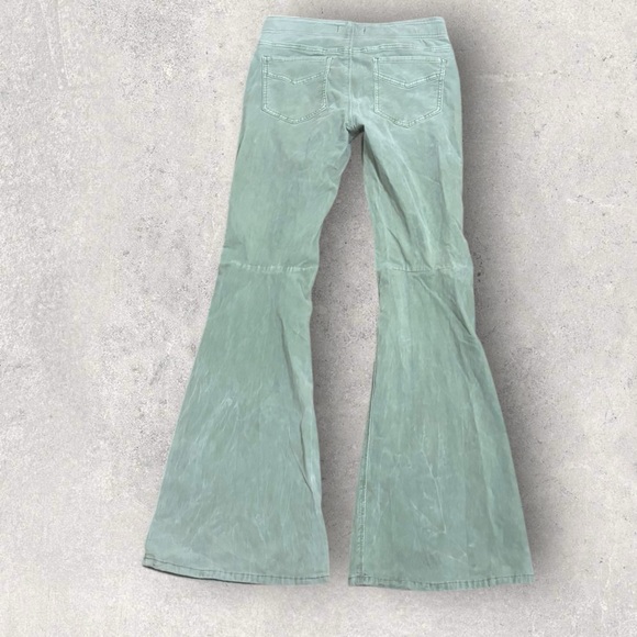 Free people pull on cord flare jeans - Picture 4 of 6